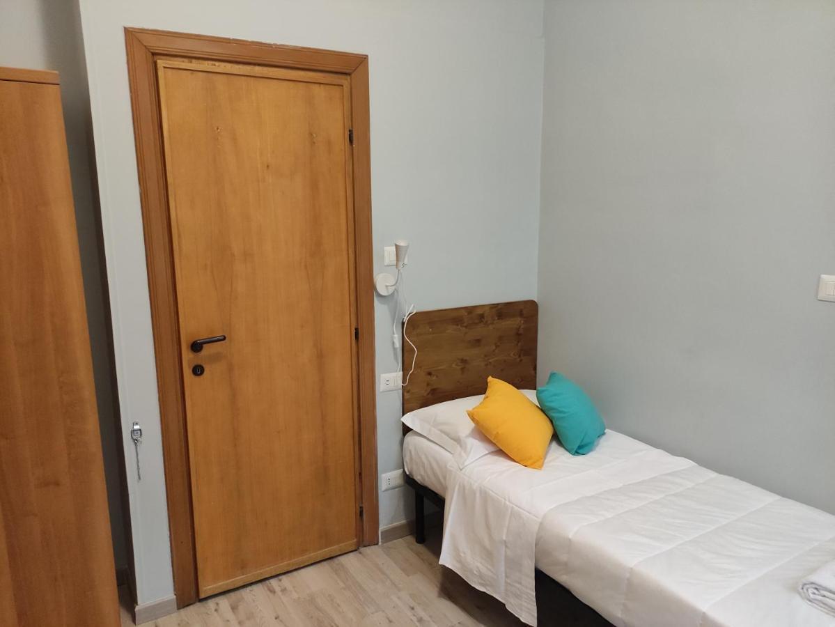 Hotel Big Bang Рим Екстер'єр фото