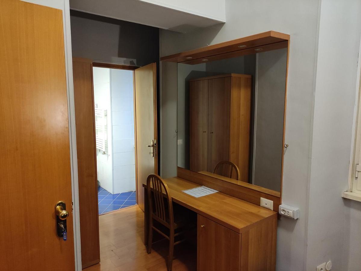 Hotel Big Bang Рим Екстер'єр фото
