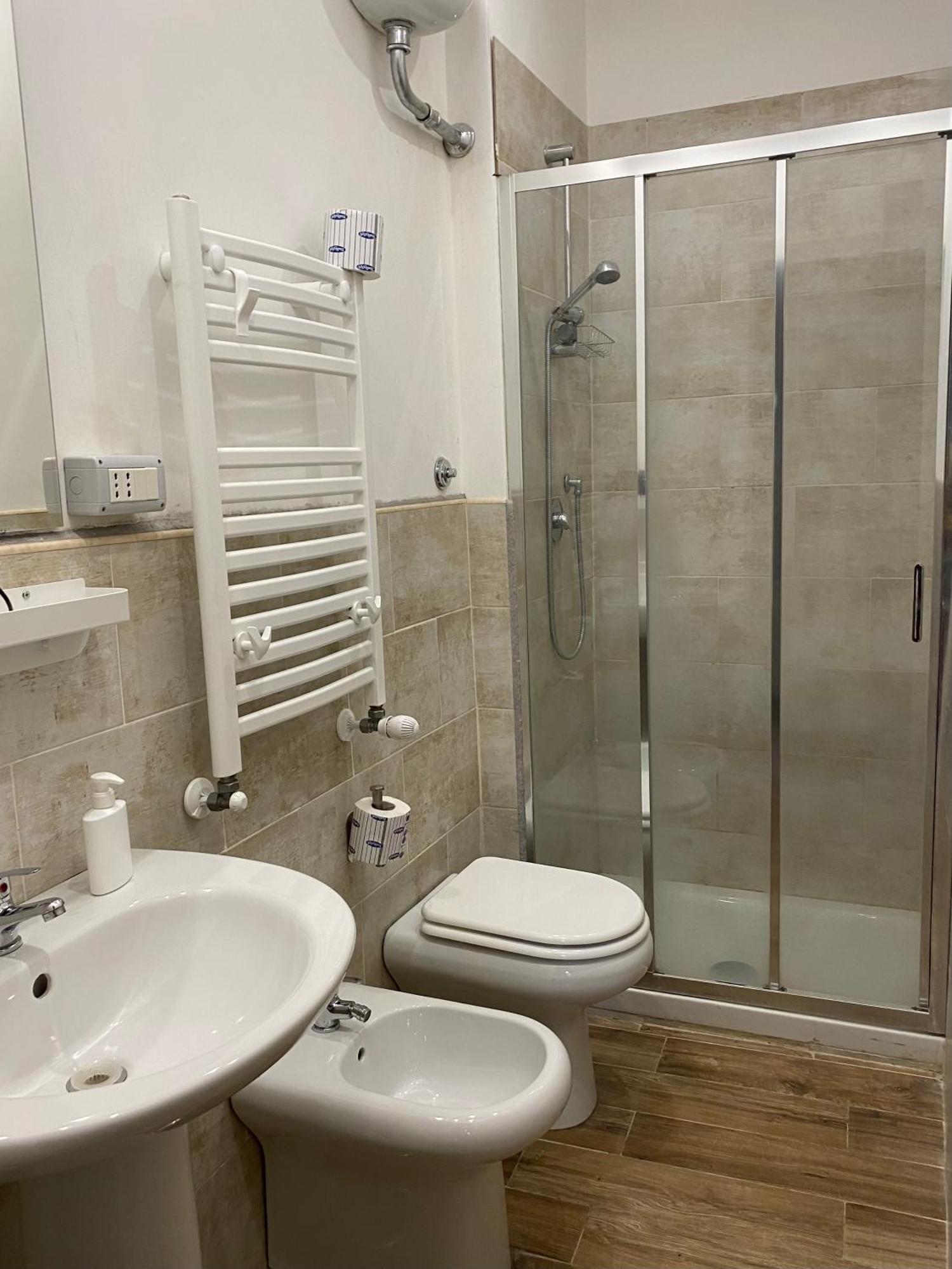 Hotel Big Bang Рим Екстер'єр фото