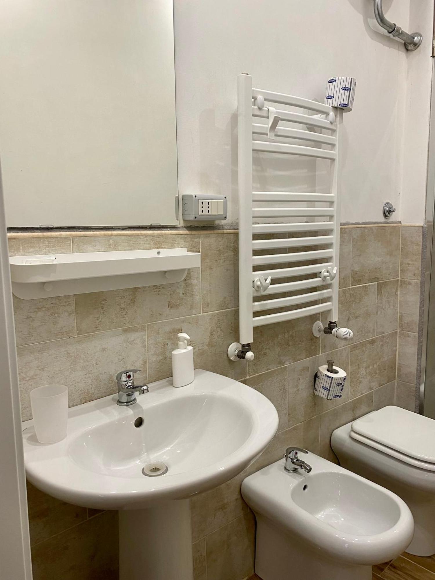Hotel Big Bang Рим Екстер'єр фото
